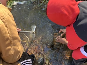 5th Grade cleaning a creek